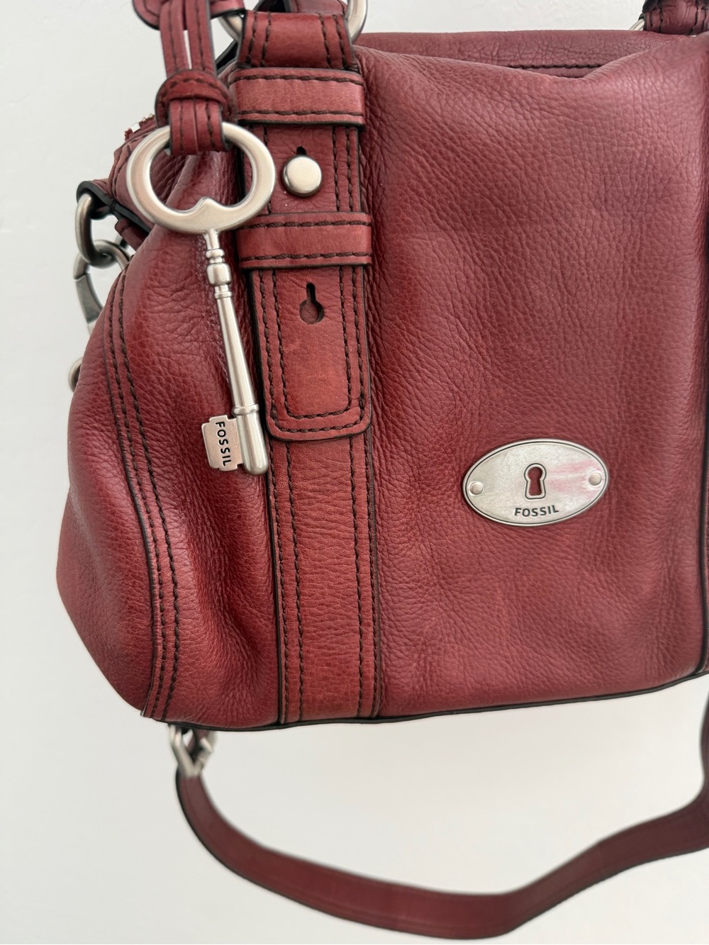 Fossil Women's Wine Red Leather Satchel with Key Charm - Picture 4 of 10